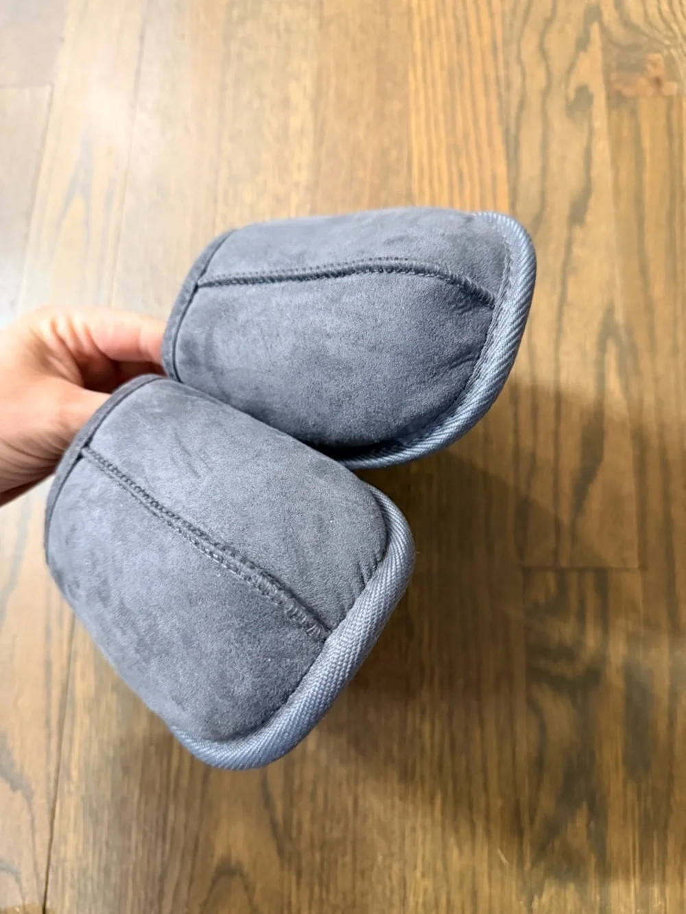 NWT Cat& Jack Kids Grey Fleece-Lined Slippers - Small 13/1